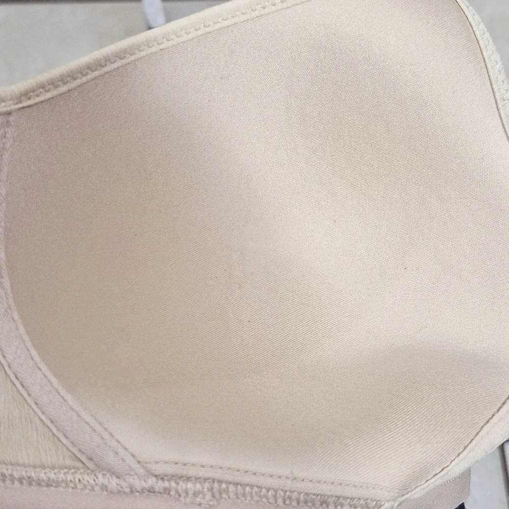 LARGE Hanes HCX3 HBG7 G507 X-Temp Foam Wireless Wire Free Sports Bra‎ Beige
